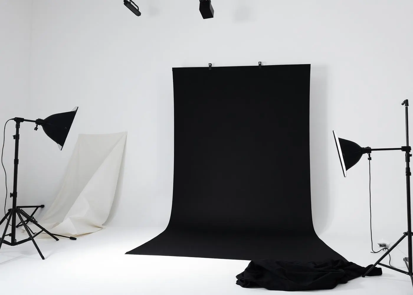 Set fotografico fashion in bianco e nero